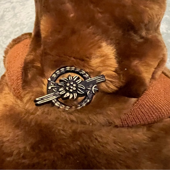 Vintage fur hat with bill - Picture 5 of 5